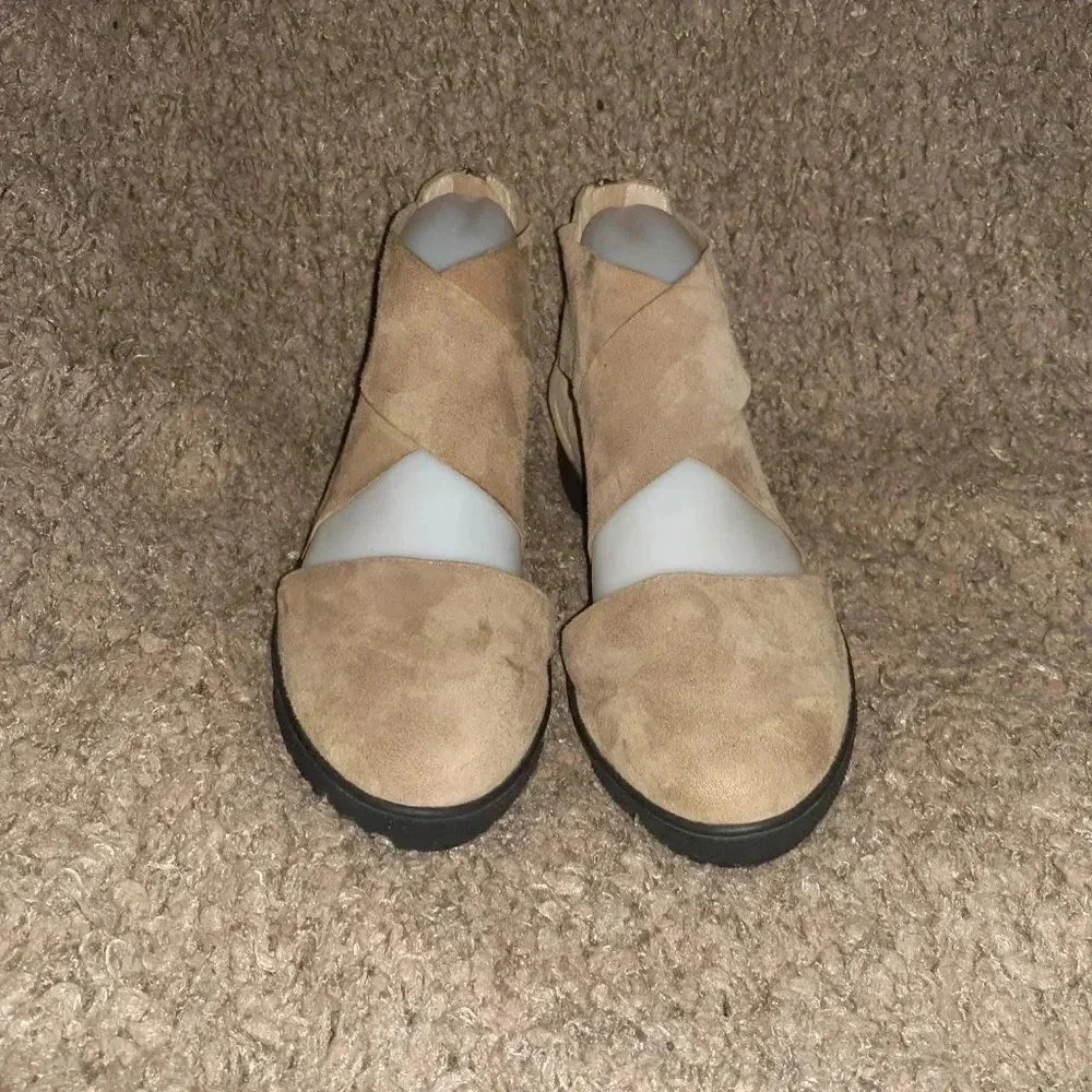 EILEEN FISHER-Light Brown Suede Platform Sandals-Back Zip-Sz 7.5-Near Mint - Picture 3 of 7
